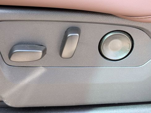 Used 2026 Chevrolet Silverado 1500 Custom Trail Boss w/ Dark Appearance Package image 16