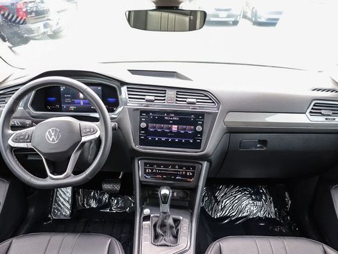 Used 2022 Volkswagen Tiguan SE image 13