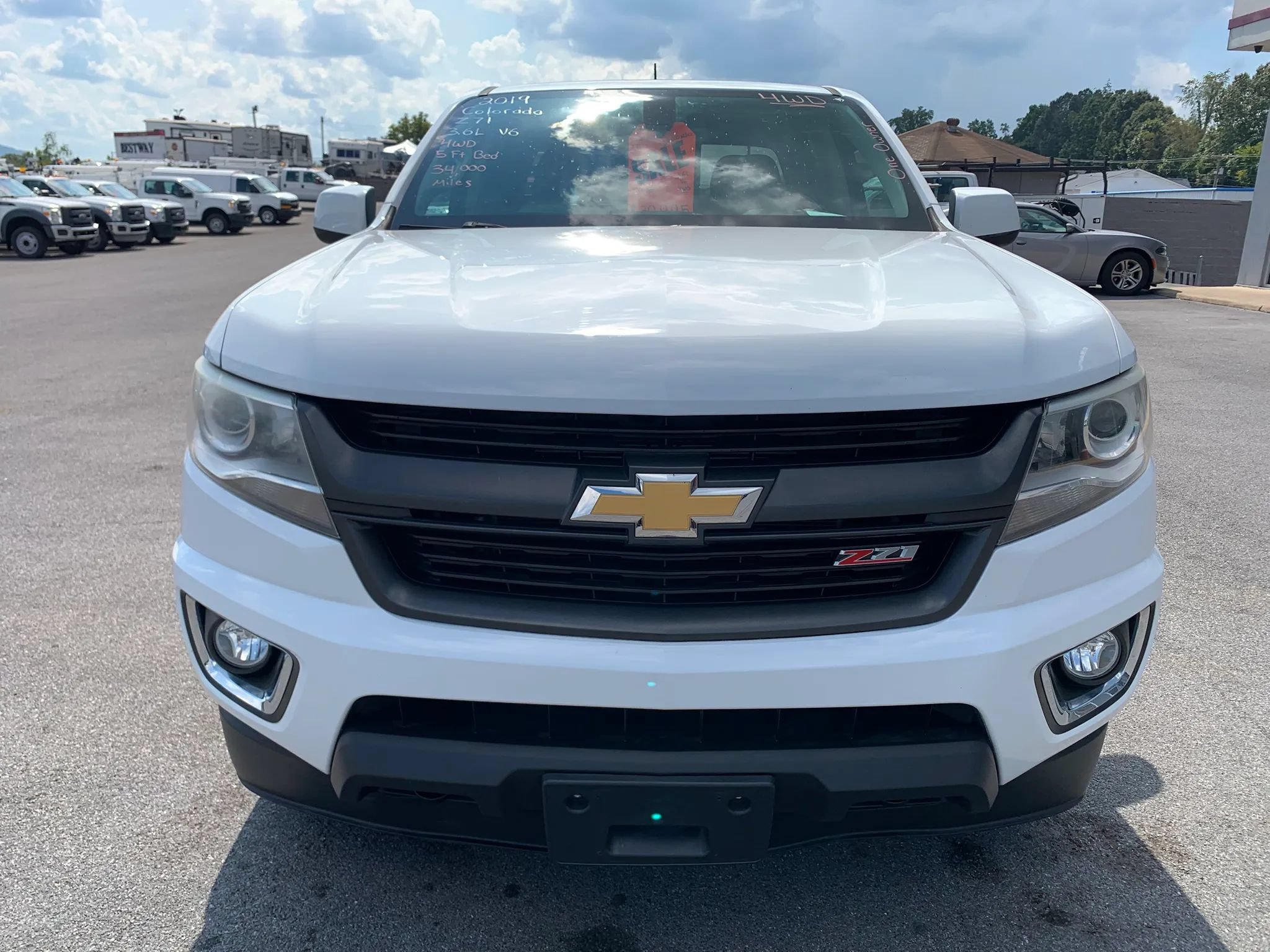 Used 2019 Chevrolet Colorado Z71 AWD/4WD image 2