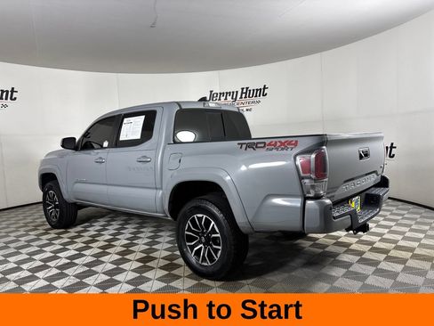 Used 2020 Toyota Tacoma TRD Sport w/ TRD Premium Sport Package AWD/4WD image 8