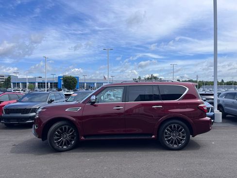 Used 2024 Nissan Armada Platinum w/ Captain's Chairs Package AWD/4WD image 7