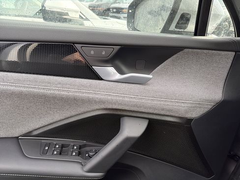 New 2026 Volkswagen Tiguan S image 14