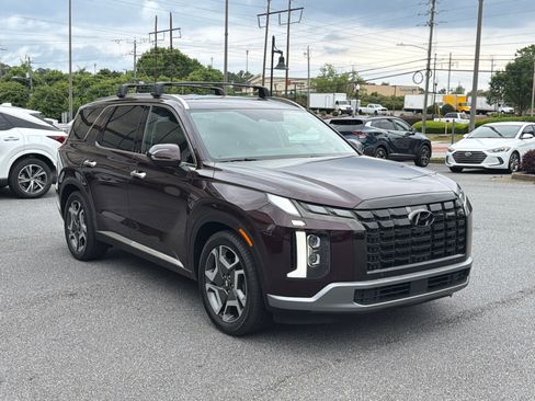 Used 2023 Hyundai Palisade Limited FWD image 3