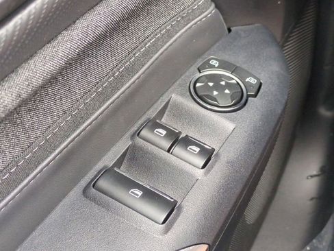 Used 2025 Ford Mustang Convertible image 21