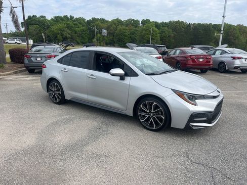 Used 2020 Toyota Corolla SE image 1