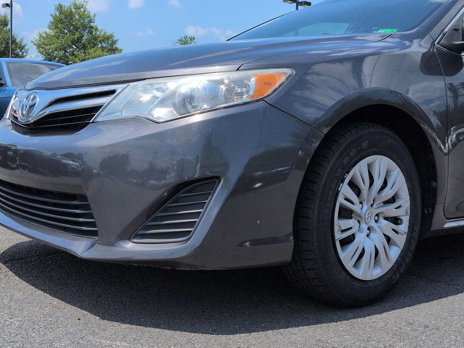 Used 2012 Toyota Camry LE FWD image 11
