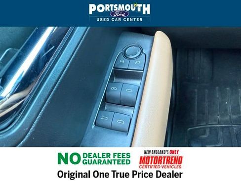 Used 2024 GMC Canyon AT4 image 23