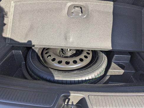 Used 2022 Buick Envision Essence w/ Sport Touring Package image 24