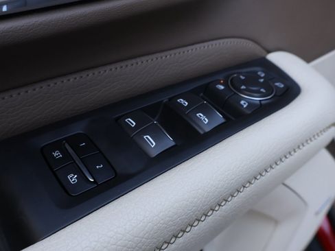 Used 2021 GMC Yukon Denali w/ Denali Ultimate Package image 29