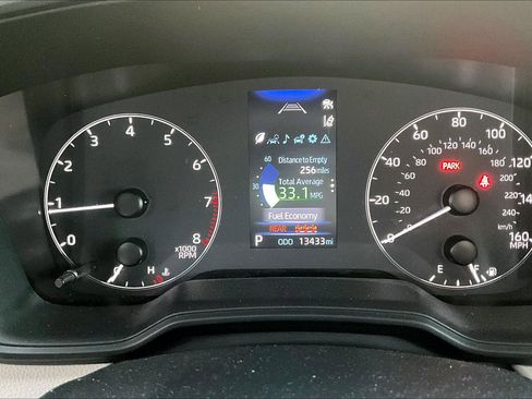 Used 2024 Toyota Corolla Cross L image 18