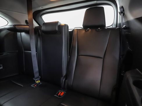 Used 2022 Toyota Highlander XLE AWD/4WD image 22
