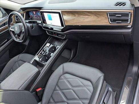 Used 2025 Volkswagen Atlas SE image 22