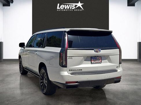 Used 2022 Cadillac Escalade ESV Premium Luxury w/ Performance Package AWD/4WD image 3