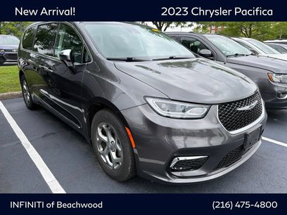 Used 2023 Chrysler Pacifica Limited
