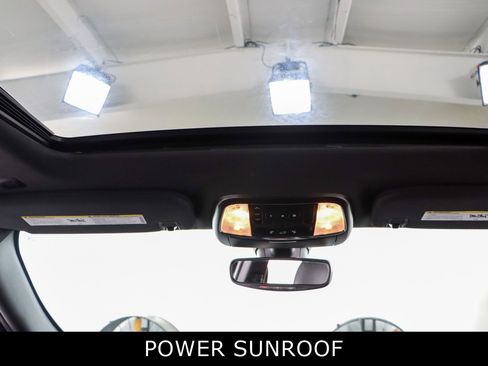 Used 2018 Jeep Grand Cherokee Altitude image 21