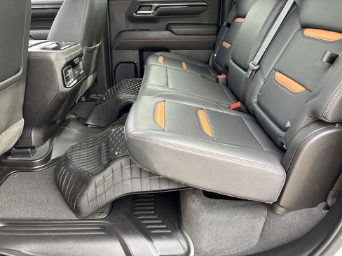 Used 2024 GMC Sierra 1500 AT4 w/ Technology Package image 25