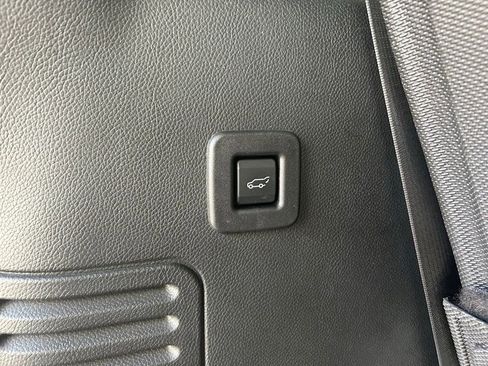 Used 2017 Ford Expedition XLT w/ Equipment Group 202A RWD image 28