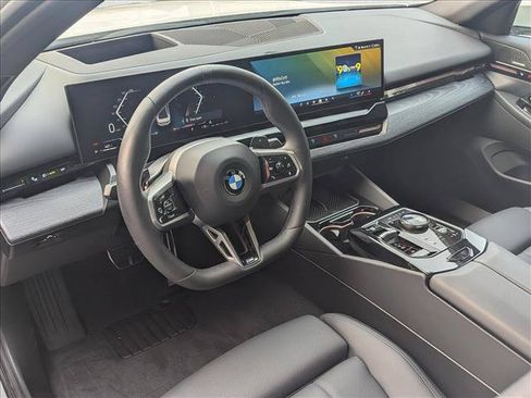 Used 2026 BMW 530i xDrive w/ M Sport Package AWD/4WD image 10