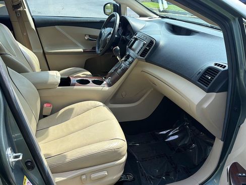 Used 2012 Toyota Venza Limited FWD image 12