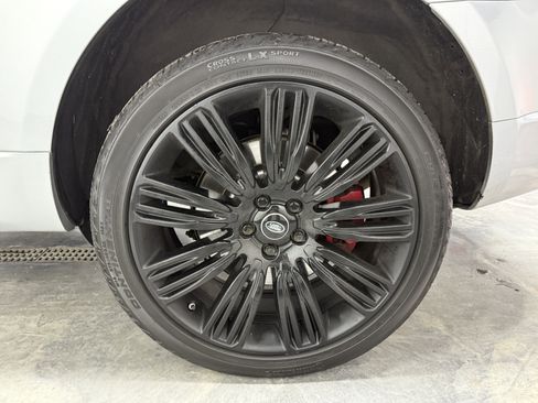 Used 2018 Land Rover Range Rover Sport HSE Dynamic image 28