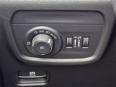 New 2025 Jeep Grand Cherokee L Limited image 16