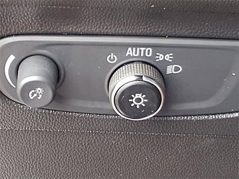 Used 2021 Buick Envision Essence w/ Sport Touring Package image 22