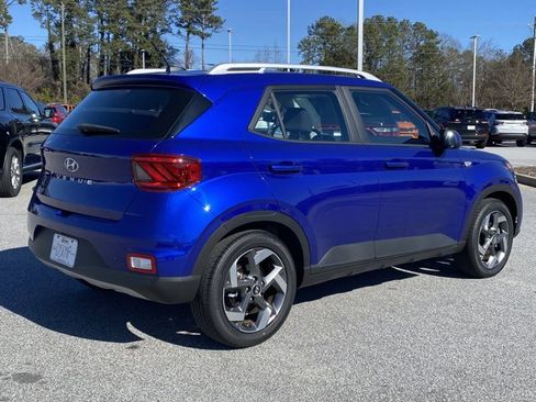 Used 2023 Hyundai Venue SEL w/ Cargo Package image 4