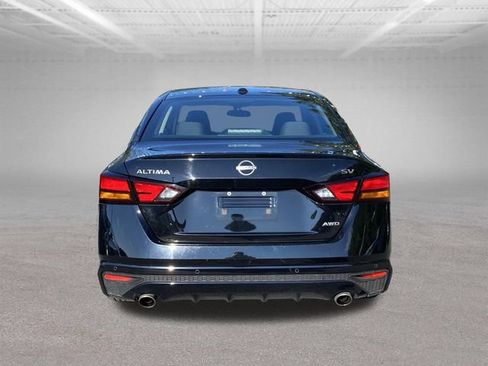 Used 2023 Nissan Altima 2.5 SV w/ SV Premium Package AWD/4WD image 6