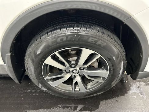 Used 2018 Toyota RAV4 XLE AWD/4WD image 8