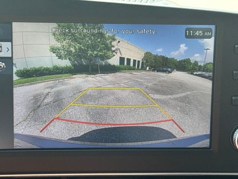 Used 2025 Hyundai Elantra Sport image 27