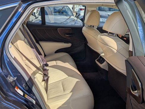 Used 2019 Lexus LS 500 AWD image 12