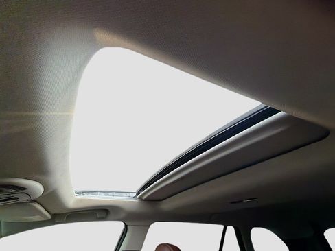 Used 2022 Subaru Outback Touring XT AWD/4WD image 27