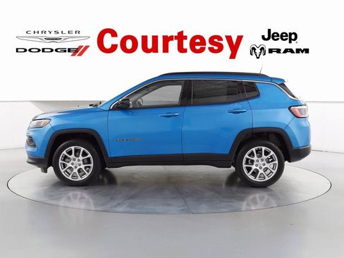 Certified 2022 Jeep Compass Latitude image 8
