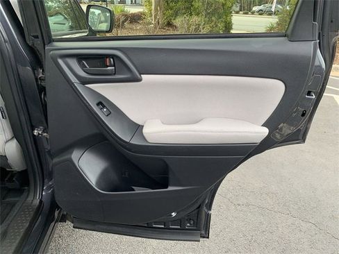 Used 2015 Subaru Forester 2.5i Premium w/ All-Weather Package image 11