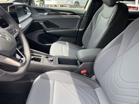 New 2026 Volkswagen Tiguan SE R-Line FWD image 9