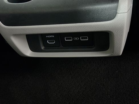 Used 2023 Honda Odyssey Elite image 41