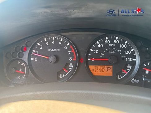 Used 2012 Nissan Frontier SV image 1