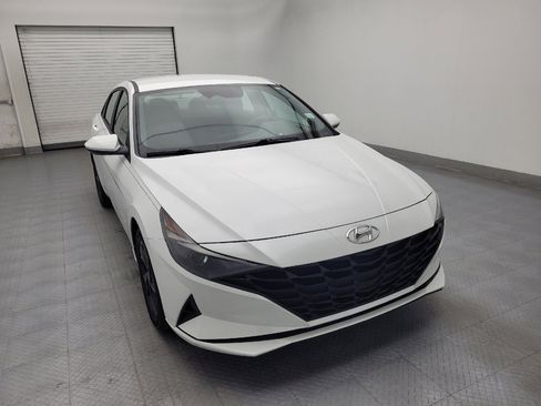 Used 2021 Hyundai Elantra SEL image 14
