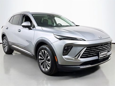 Certified 2025 Buick Envision Preferred image 3