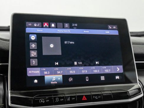 Used 2023 Jeep Compass Limited image 29