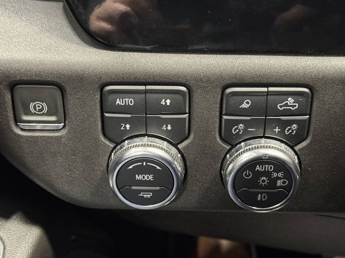 Used 2024 GMC Sierra 1500 Elevation w/ Elevation Premium Package AWD/4WD image 34