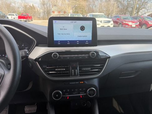 Used 2020 Ford Escape SE image 33