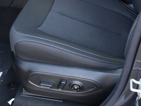 New 2025 Jeep Grand Cherokee L Laredo image 13