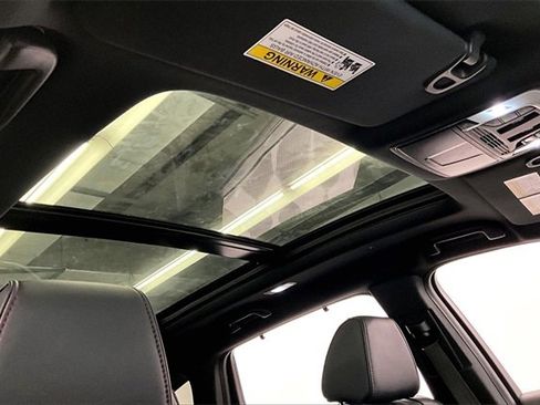 Used 2022 Acura MDX A-Spec image 17