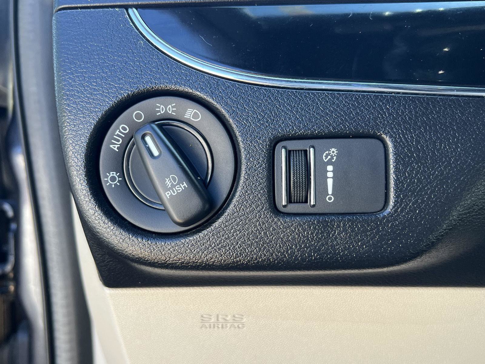 Used 2019 Dodge Grand Caravan SXT FWD image 31
