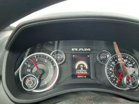 Used 2024 RAM 3500 Tradesman w/ Chrome Appearance Group AWD/4WD image 16