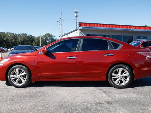 Used 2014 Nissan Altima 2.5 SV image 3