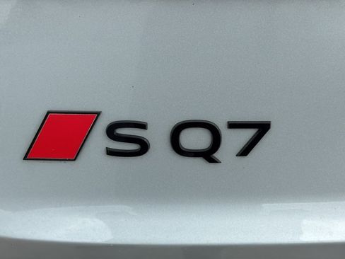Used 2025 Audi SQ7 Premium Plus AWD/4WD image 12