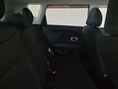 Used 2018 Kia Soul w/ Option Group 020 FWD image 19