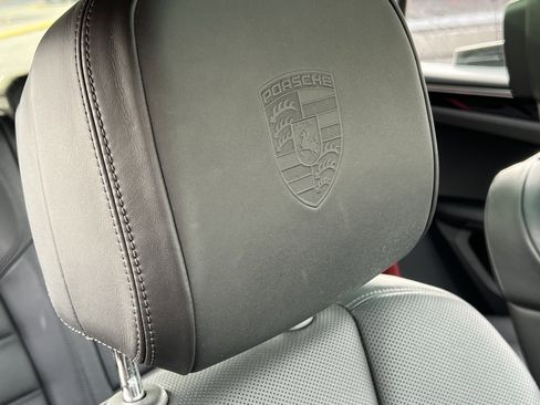 Certified 2022 Porsche Macan image 34